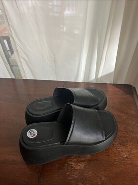 H&M Black Platform Slide Sandals